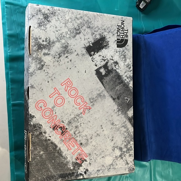 Mens shoes THE NORTH FACE SIZE 9 - Picture 6 of 7